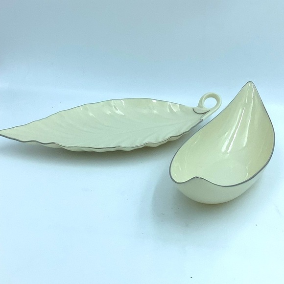 Two Lenox Leaf Shaped Serving Dishes - Picture 3 of 12